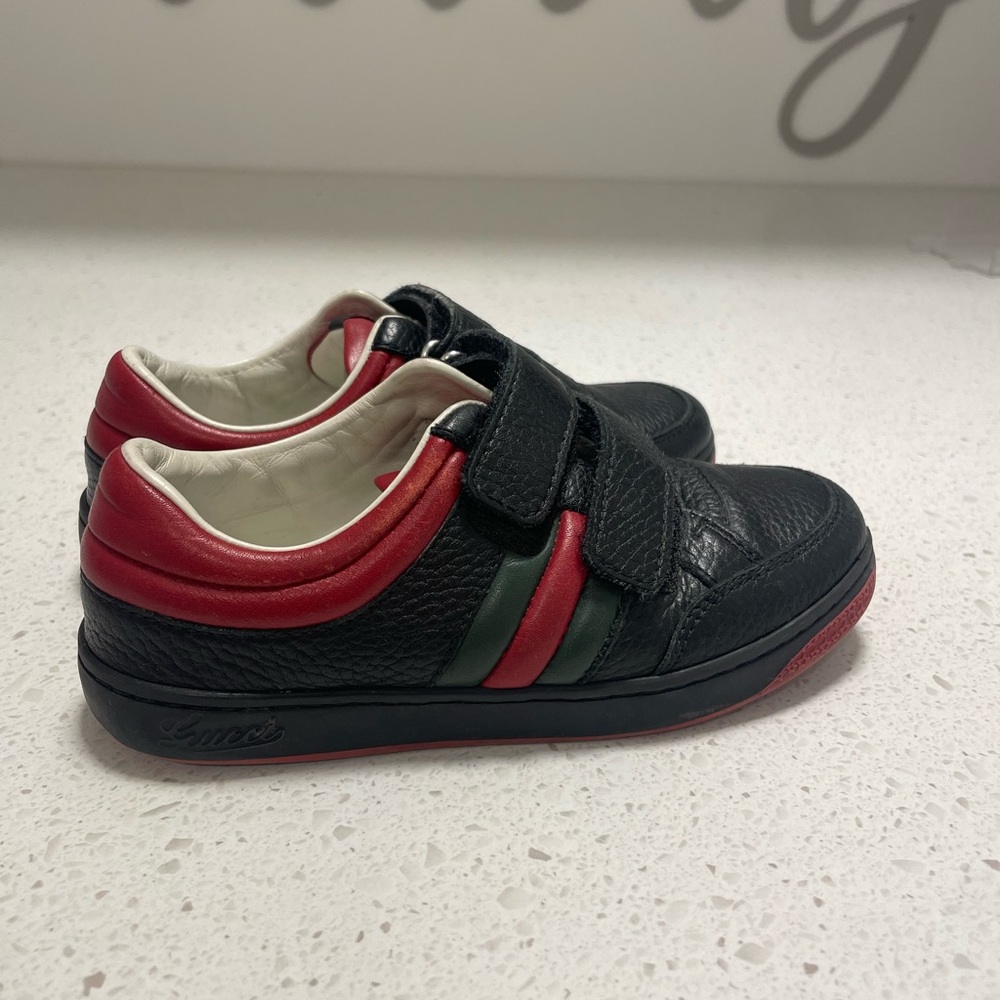 Boy Gucci leather sneakers